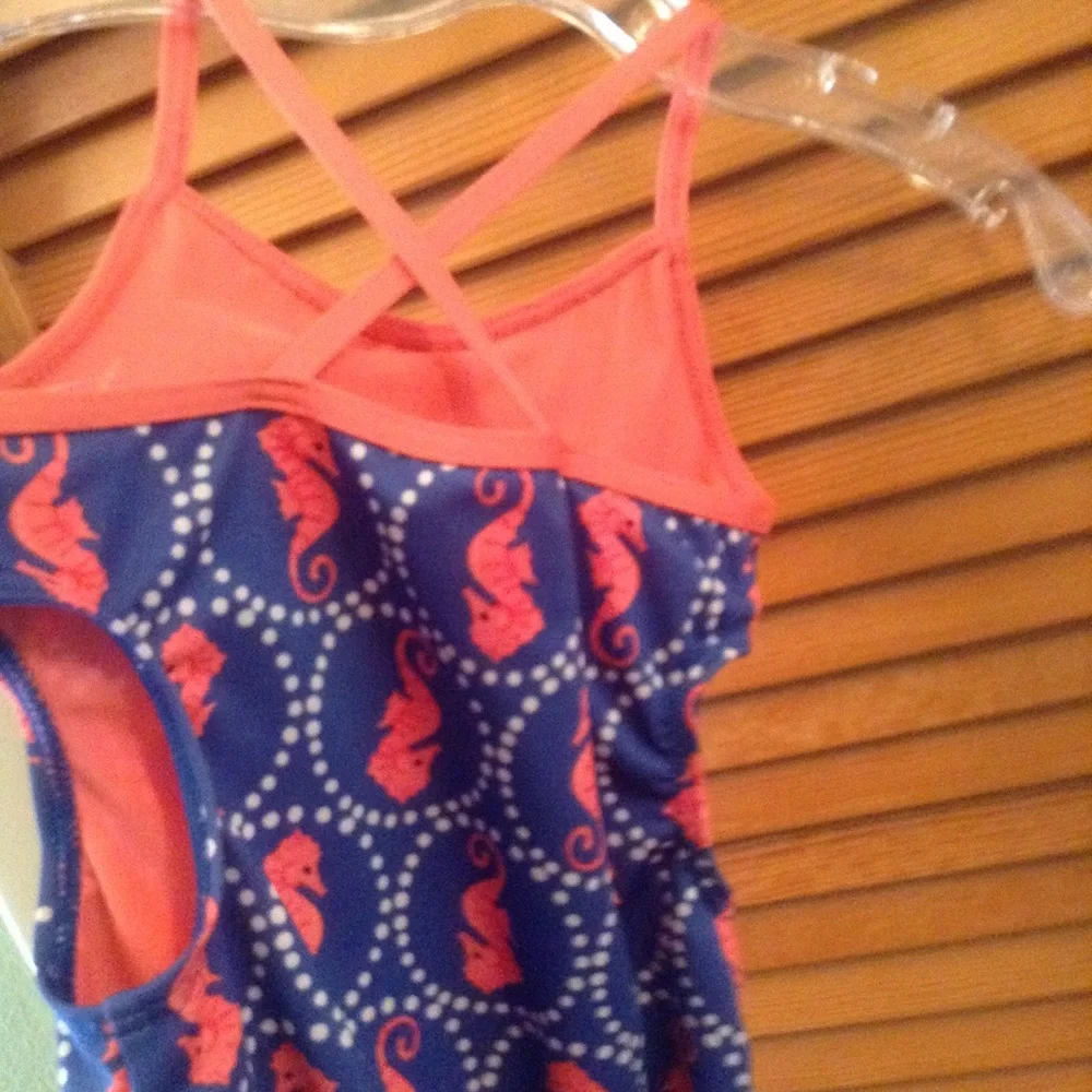 Sz 5 Carters Rash set and‎ Penelope Mack 1 pc SWIM